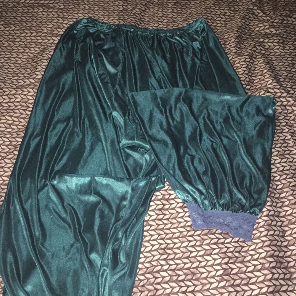 4 for 20$ silky genie pants